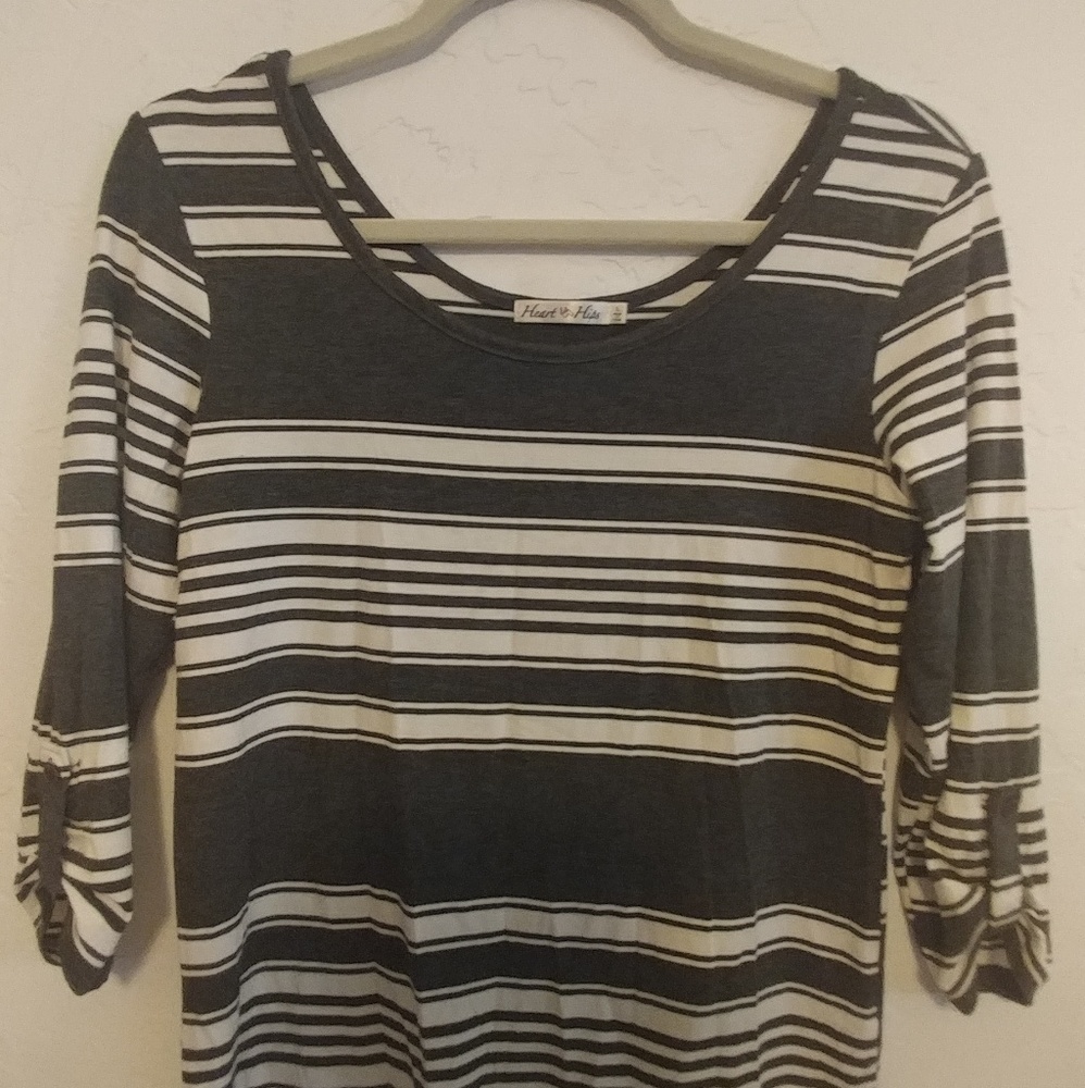 Heart ❤ Hips gray & white striped top/shirt 👕